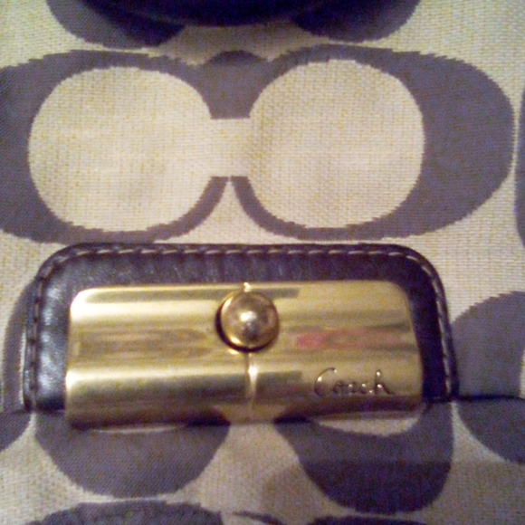 Coach Purse - Picture 5 of 8